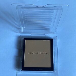Brand new w Burberry Cashmere, compact, soft matte, foundation powder